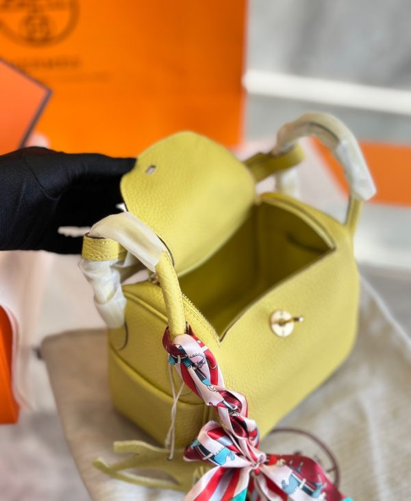 HERMES LINDY MINI BAG YELLOW WITH GOLD HARDWARE 19CM