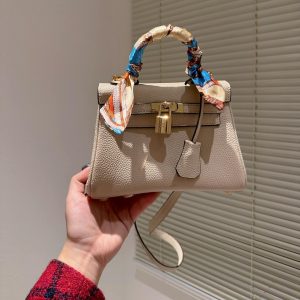 HERMES KELLY TOGO BEIGE 20CM