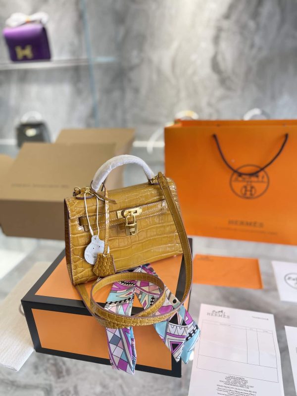 HERMÈS KELLY ALLIGATOR CROCODILE GOLD BUCKLE YELLOW 22CM