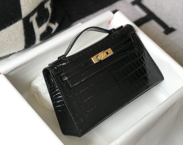 HERMES MINI KELLY POCHETTE CROCODILE GOLD TONED HARDWARE BLACK 22CM