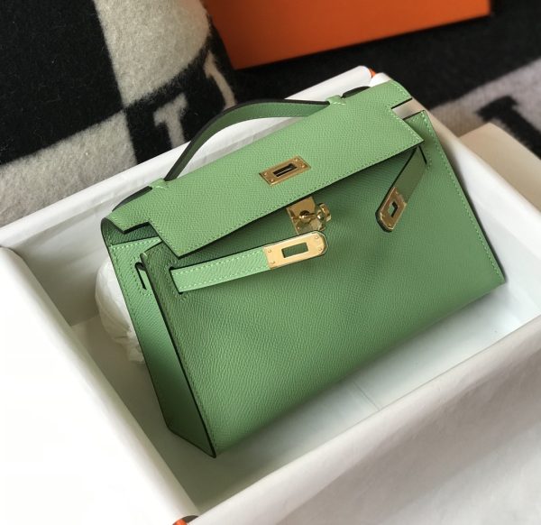 HERMES MINI KELLY POCHETTE GOLD TONED HARDWARE LIGHT GREEN 22CM