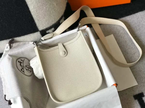 HERMES EVELYNE 16 AMAZONE WHITE BAG 16CM H069426CKAV