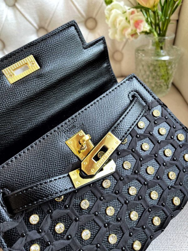 HERMES MINI KELLY EPSOM GOLD HARDWARE BLACK 20CM