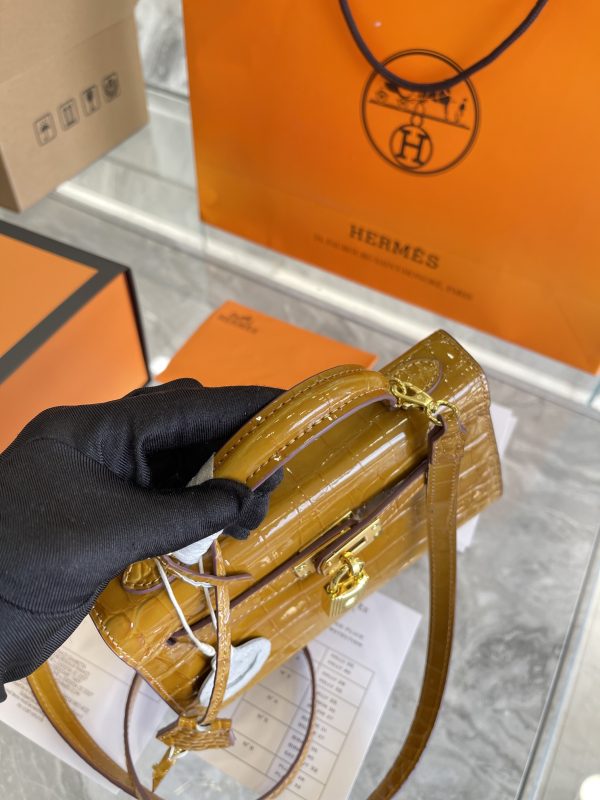 HERMES MINI KELLY CROCODILE GOLD-TONED HARDWARE GOLDEN BROWN 22CM