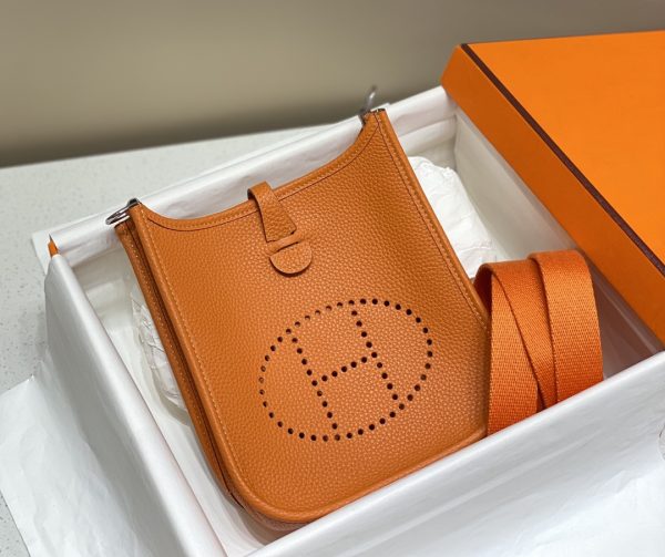 HERMES EVELYNE 16 AMAZONE ORANGE BAG 16CM