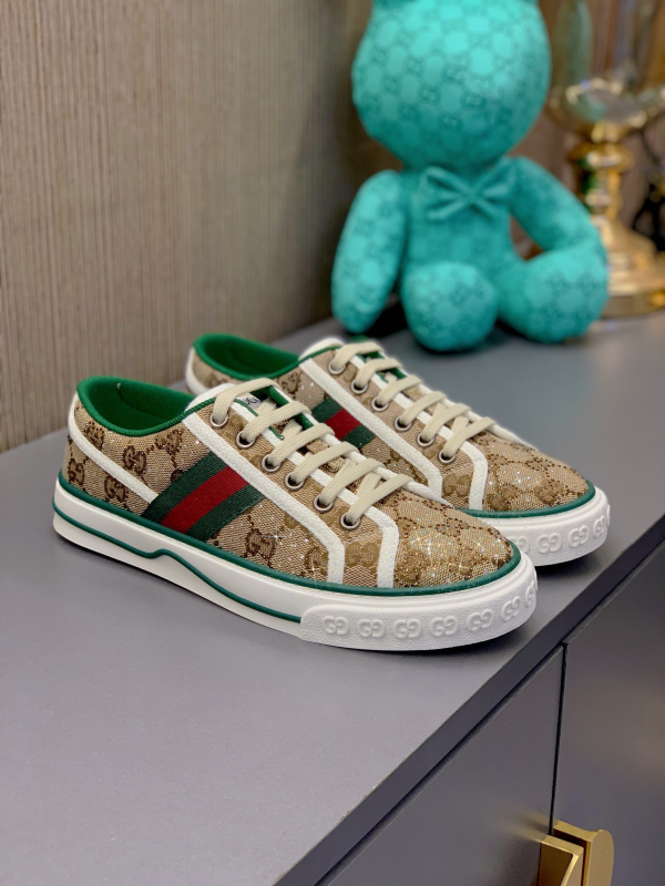 Gucci 1977 canvas shoes for couples