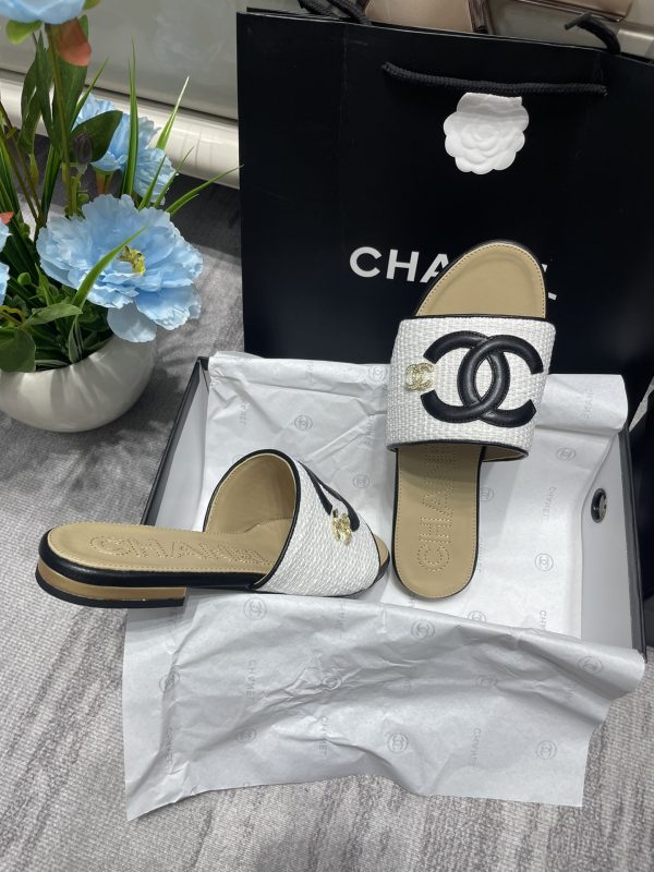 Chanel slipper