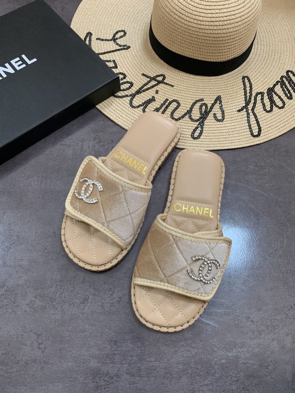 Chanel slipper