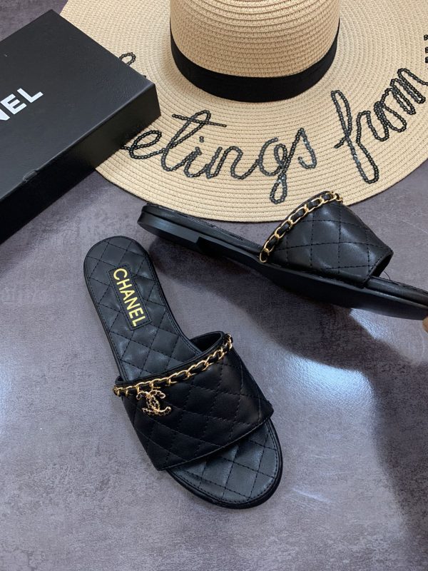 Chanel slipper