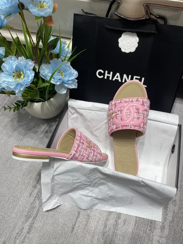 Chanel slipper