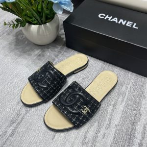 Chanel slipper