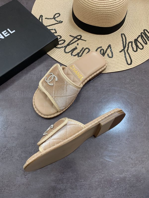 Chanel slipper