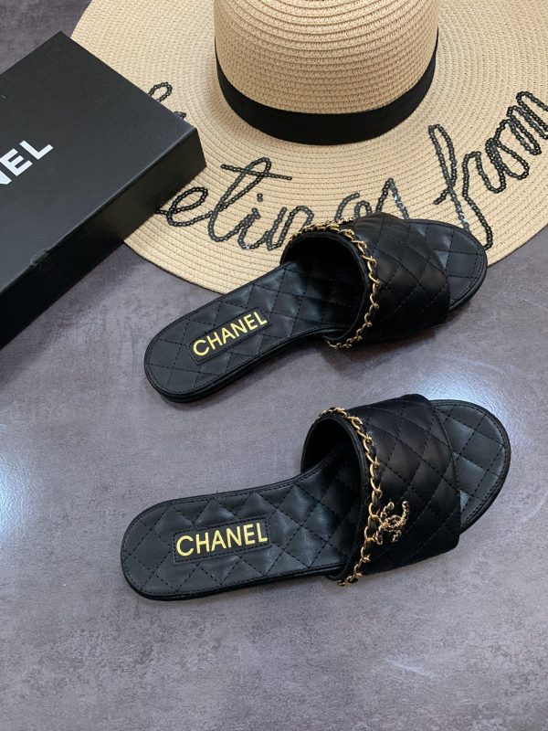 Chanel slipper