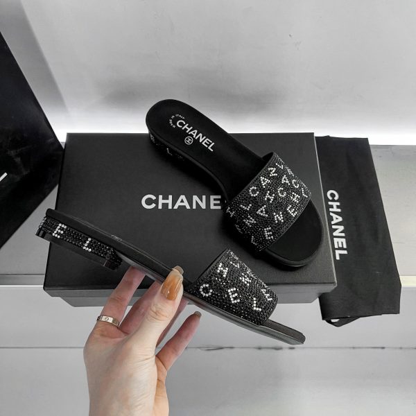 Chanel slipper