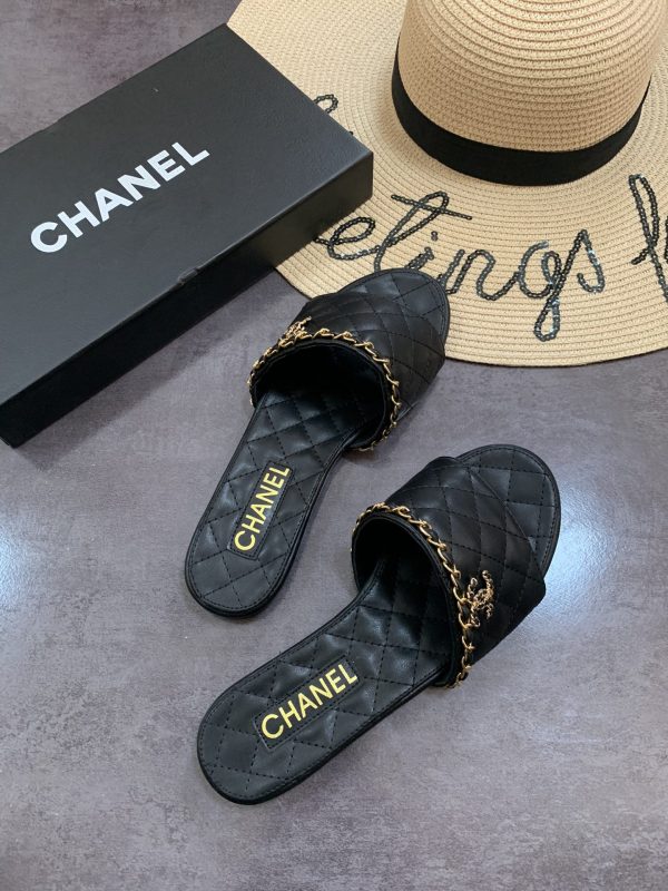 Chanel slipper