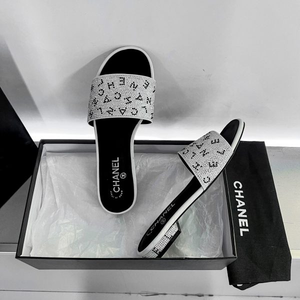 Chanel slipper