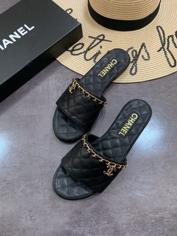 Chanel slipper