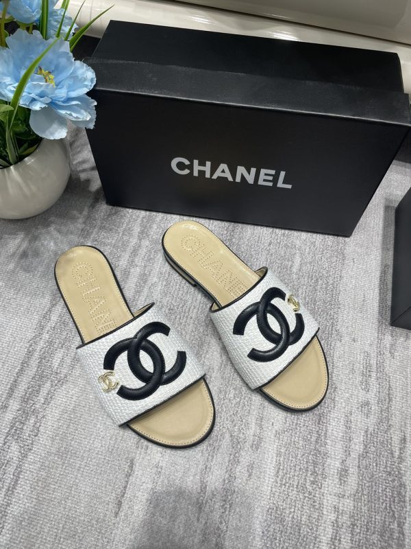 Chanel slipper