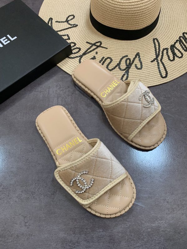 Chanel slipper