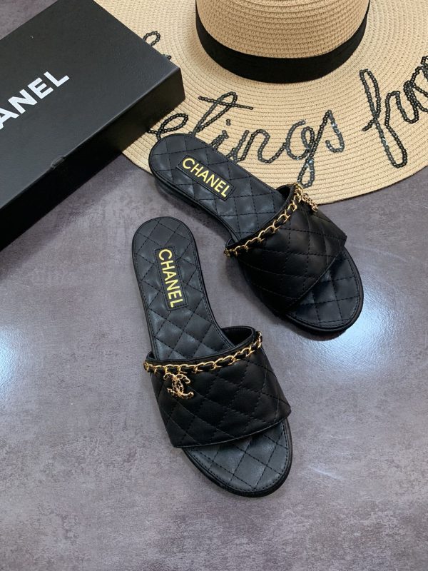 Chanel slipper