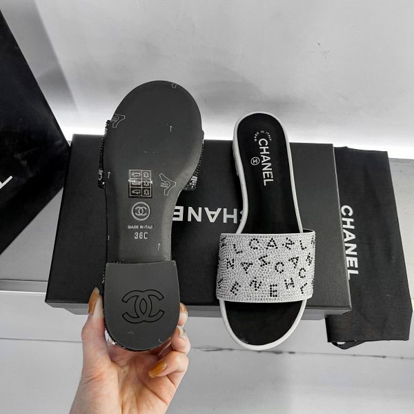 Chanel slipper