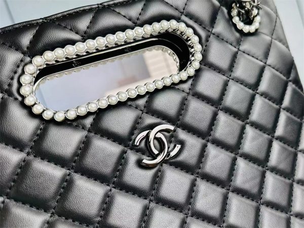 CHANEL TOTE BAG LEATHER