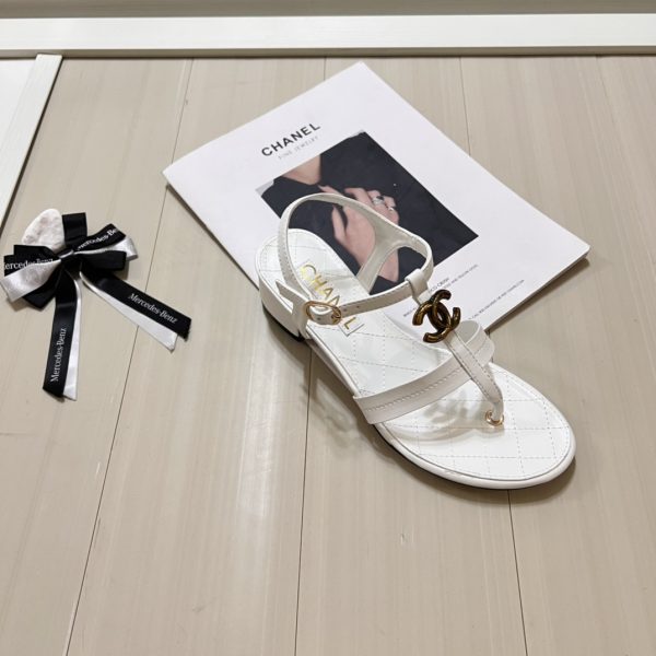 CHANEL SANDALS WHITE QUILTED LAMBSKIN