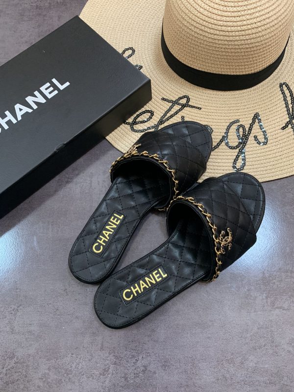 Chanel slipper