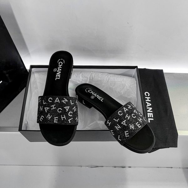 Chanel slipper