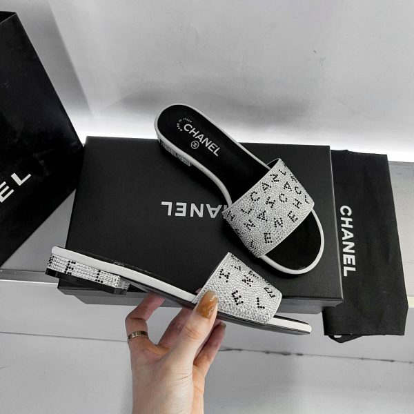 Chanel slipper