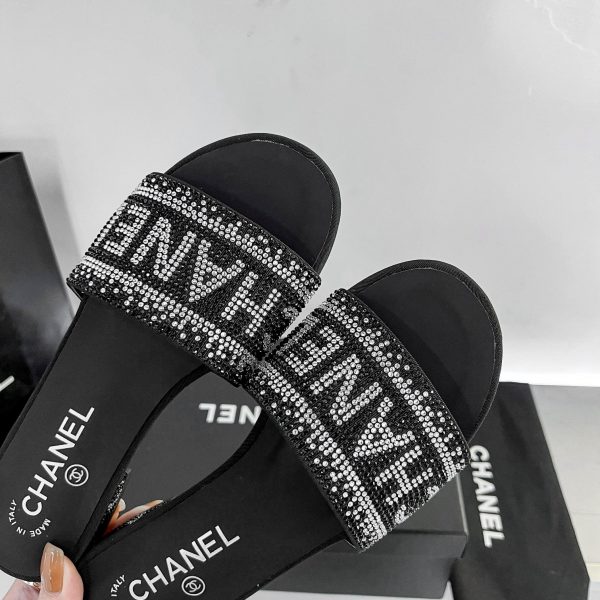 Chanel slipper