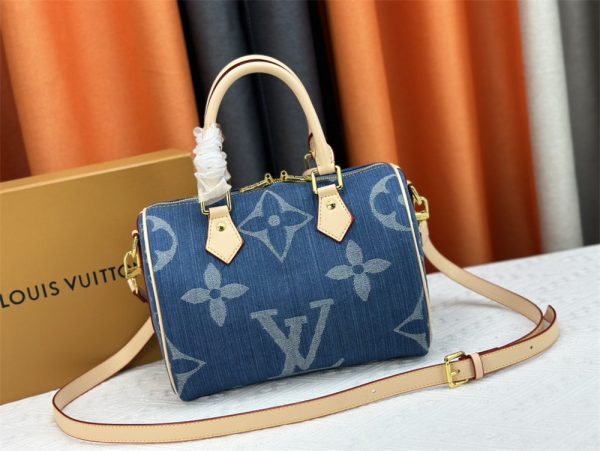 LOUIS VUITTON Speedy Bandouliere 25