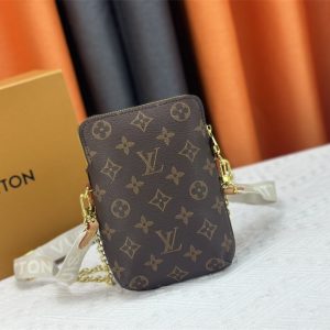 LOUIS VUITTON Utility crossbody shoulder bag M8074