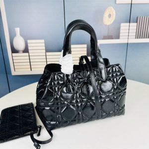 MEDIUM DIOR TOUJOURS BAG Black Macrocannage Calfskin