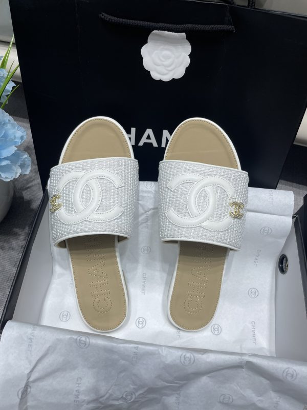 Chanel slipper