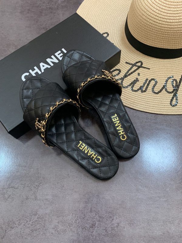 Chanel slipper