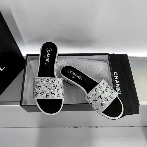 Chanel slipper