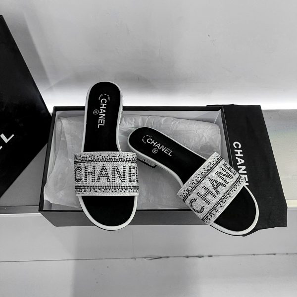 Chanel slipper