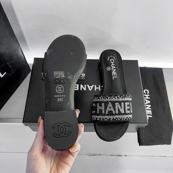 Chanel slipper