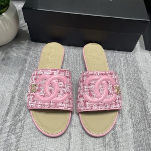 Chanel slipper