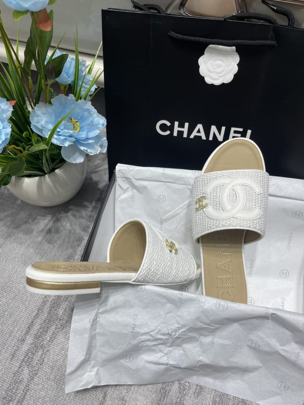 Chanel slipper