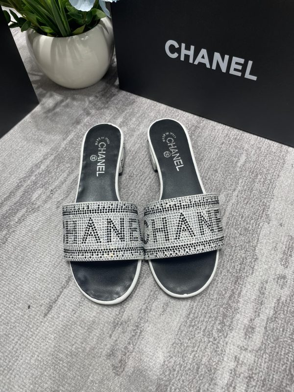 Chanel slipper