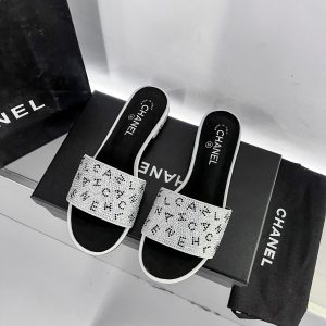 Chanel slipper