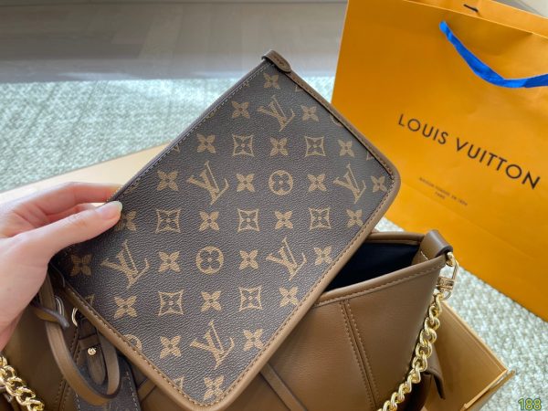 LOUIS VUITTON Monogram Grand Palais