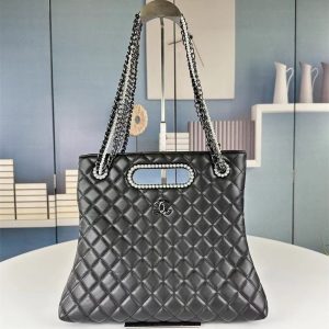 CHANEL TOTE BAG LEATHER