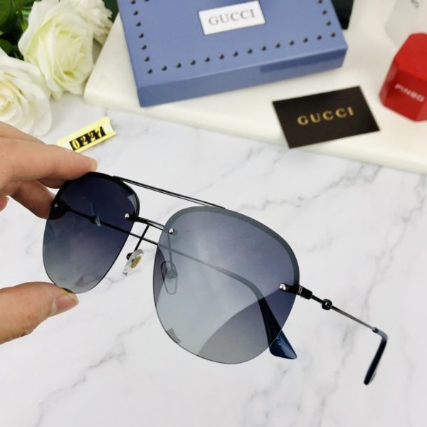 Gucci Navigator Frame Sunglasses