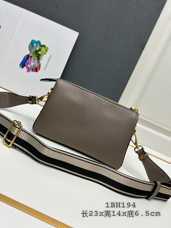 Leather shoulder bag