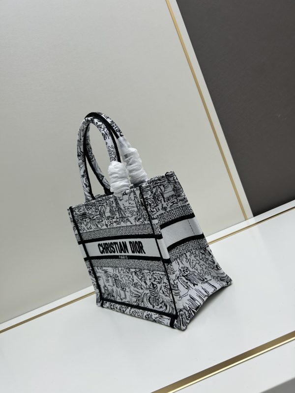 Medium Dioriviera Dior Book Tote