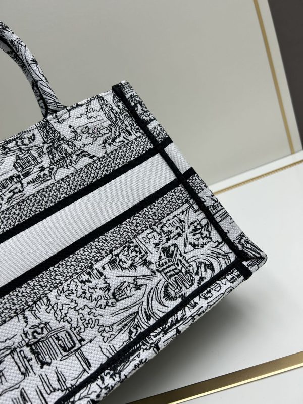 Medium Dioriviera Dior Book Tote