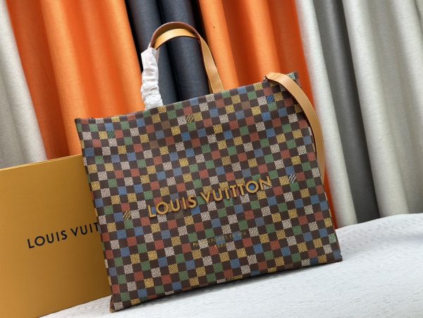 Louis Vuitton Presents “Le Monde Est À Vous”